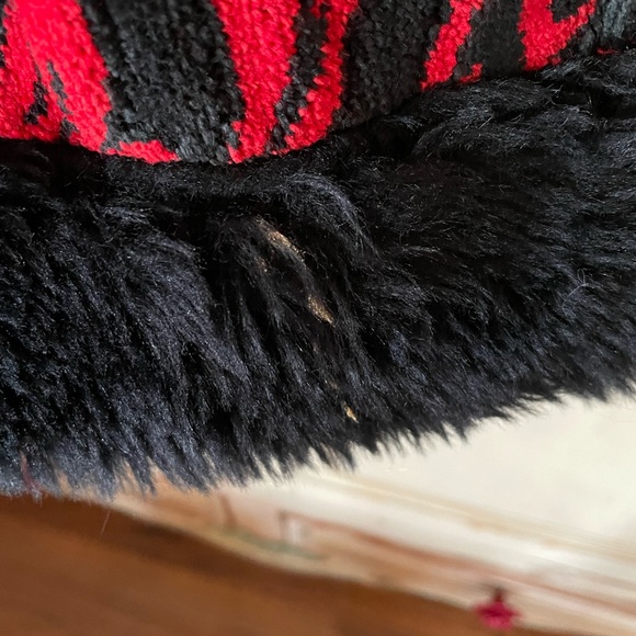 Vintage Tapestry Coat Red & Black Tapestry Faux Fur Trim Valentine’s Day! - Picture 7 of 9